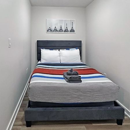 Stunning Luxurious Lakeview Condo By Cn Tower Toronto Luaran gambar